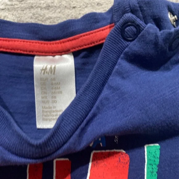 T-shirt / baby clothes Size 6 Months/ One Piece / 2 Piece EUC Carters And H&M - Picture 2 of 5